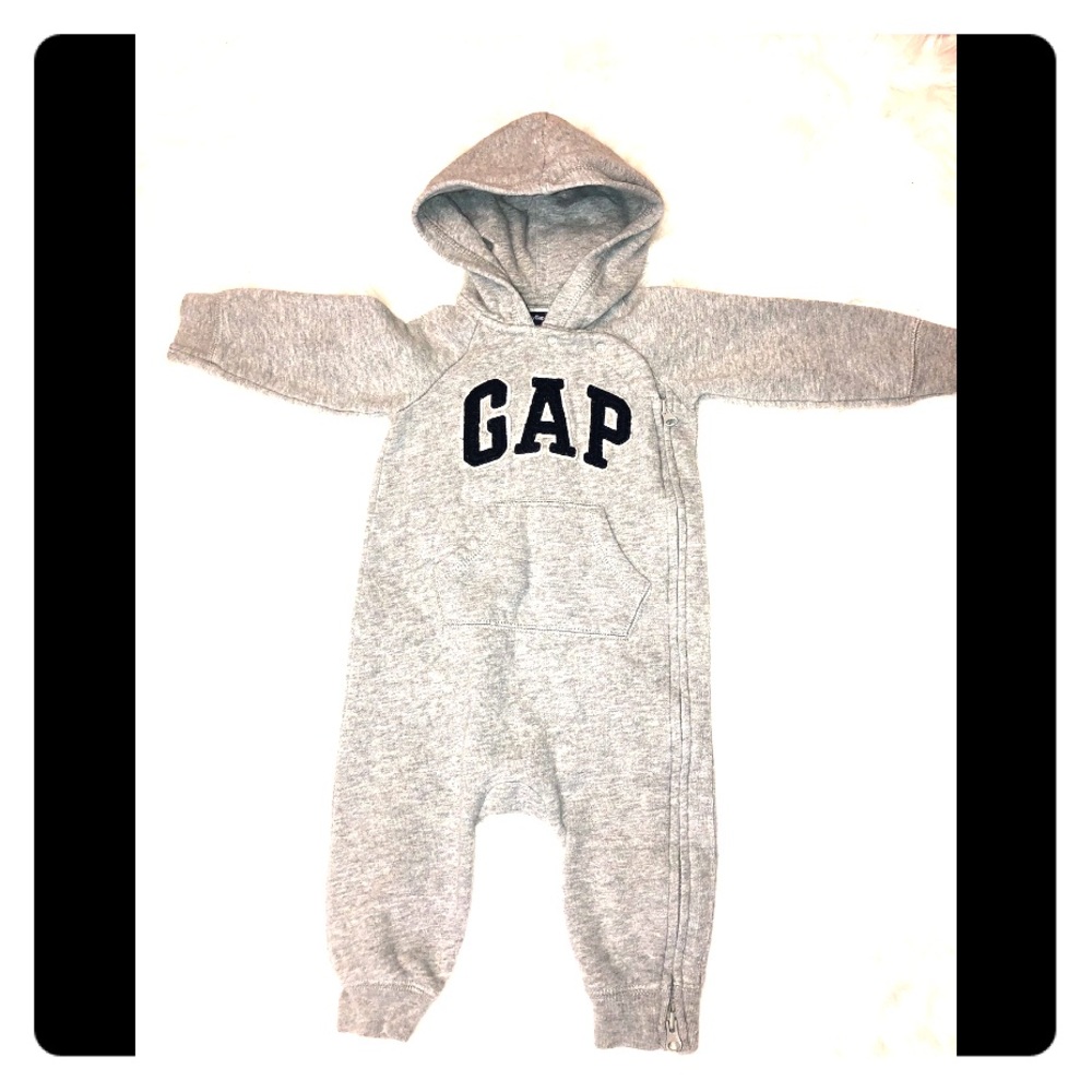 🦏 Baby Gap one piece suit
